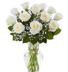 Foto de Florero 12 rosas blancas  - Envio de flores a domicilio